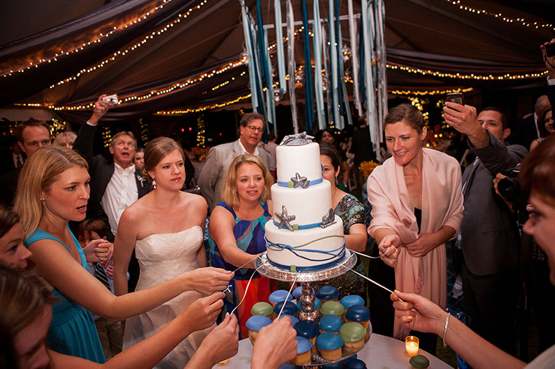 Wedding Cake Pull