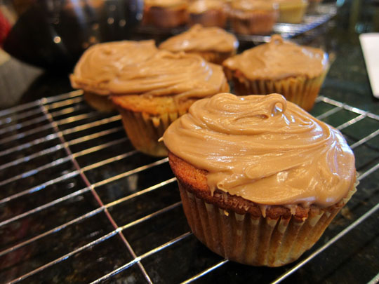 peach cupcakes