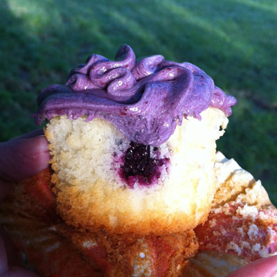 Blackberry surprise in cupcake