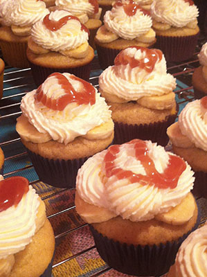 strawberry_sauced_cupcakes