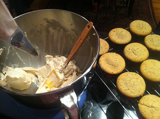 icing coffee cupcakes