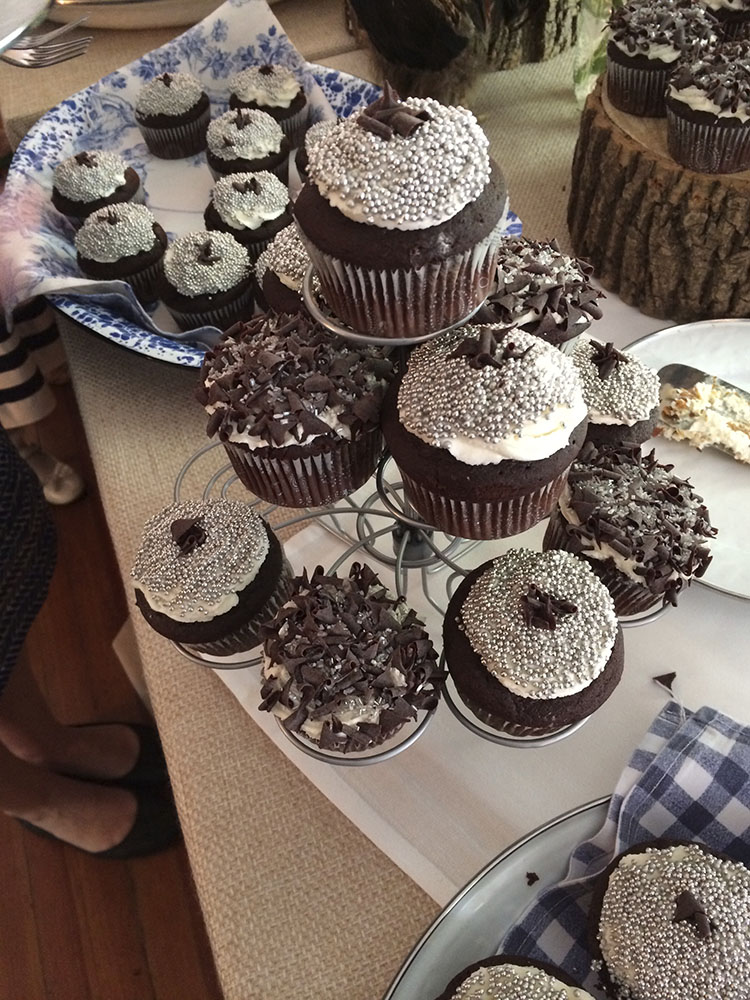 Catskills Wedding Cupcake Display