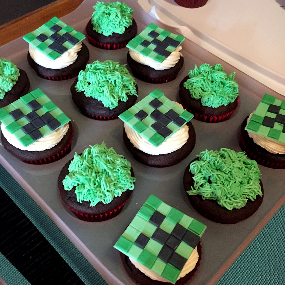 Minecraft_Cupcakes_Creepers