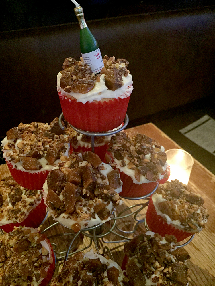 Toffee cupcakes (champagne candle)