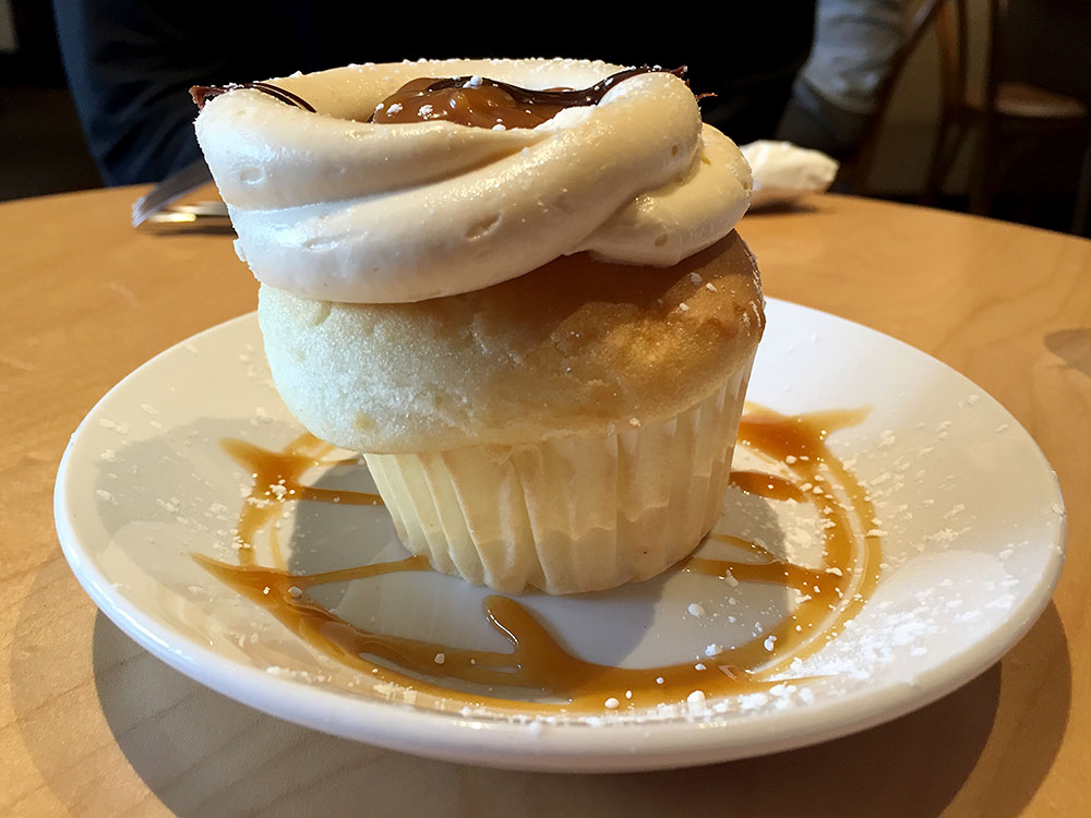 Mia's Bakery - Salted Caramel Cupcake