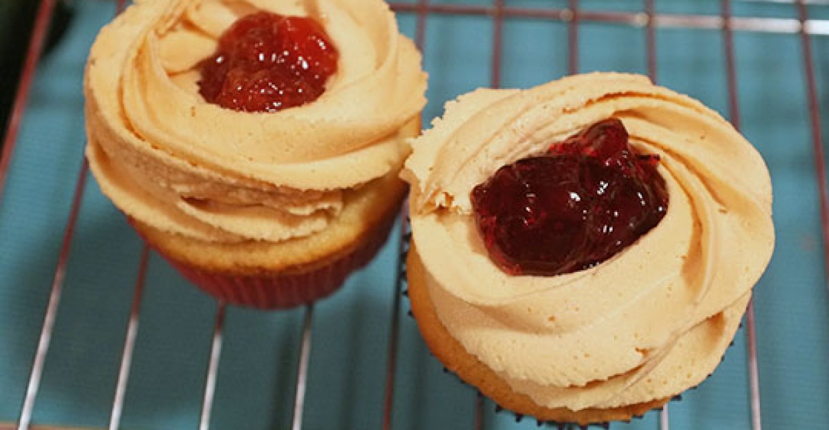 peanut butter and jelly cupcakes